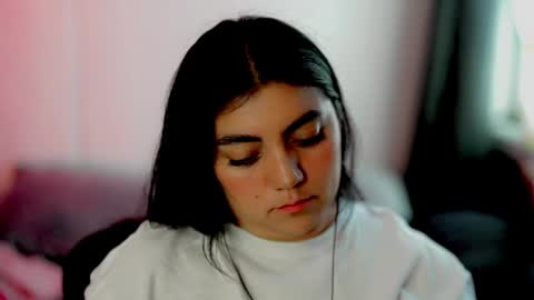 Snapshot of poppykens chatting on 05-17-26, 08:27 Poppy Kensington online show from 05-17-26, 08:27