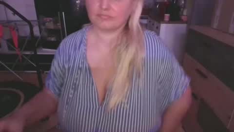 MelissOfficial online show from 02-05-25, 08:35