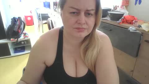 Snapshot of pornbusty chatting on 04-16-26, 09:10 MelissOfficial online show from 04-16-26, 09:10