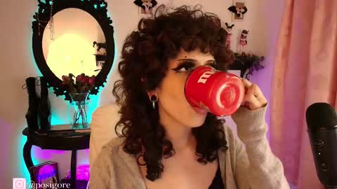 Snapshot of posigore chatting on 11-06-25, 10:54 Anna Goth independient model online show from 11-06-25, 10:54