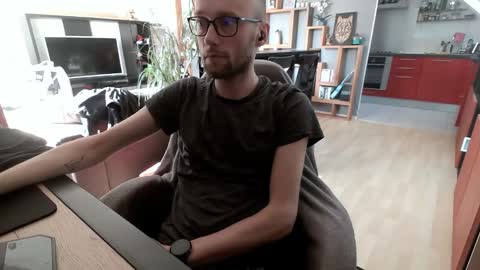 Snapshot of poutoublou002 chatting on 03-21-26, 09:03 Blou online show from 03-21-26, 09:03