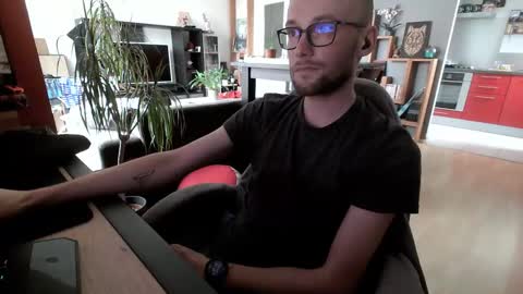 Snapshot of poutoublou002 chatting on 03-28-26, 01:54 Blou online show from 03-28-26, 01:54