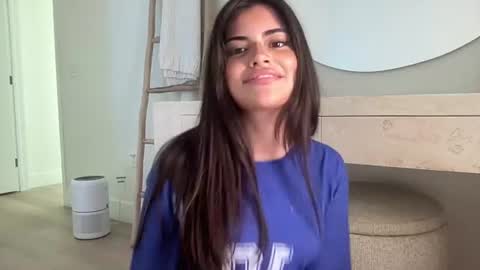 Selena online show from 07-01-26, 11:04