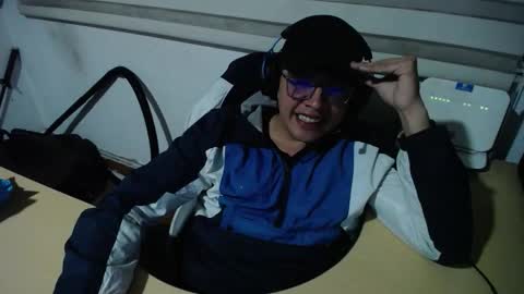 powerfulzeus2 online show from 10-09-25, 02:31