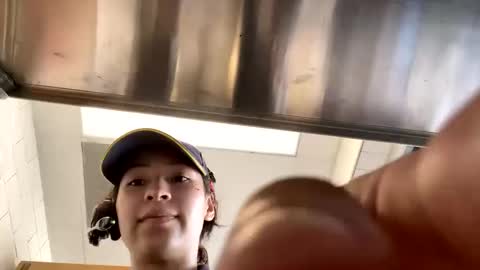 pr3ttynperla online show from 09-16-25, 01:45