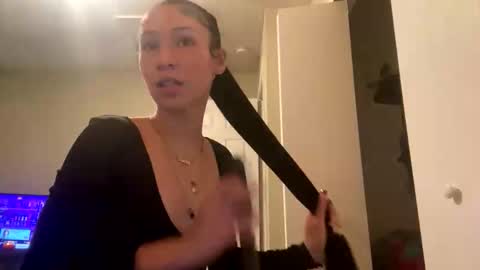 pr3ttynperla online show from 11-10-25, 10:31