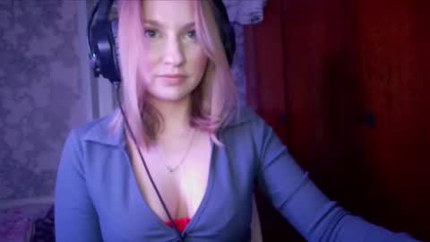 Snapshot of pr_in_cess_ chatting on 10-19-25, 07:36 pr_in_cess_ online show from 10-19-25, 07:36