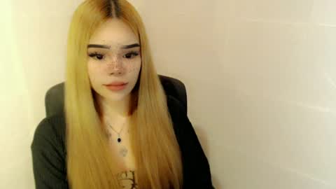 Snapshot of preciousangel69xxx chatting on 06-21-26, 03:31 MAXXINE online show from 06-21-26, 03:31