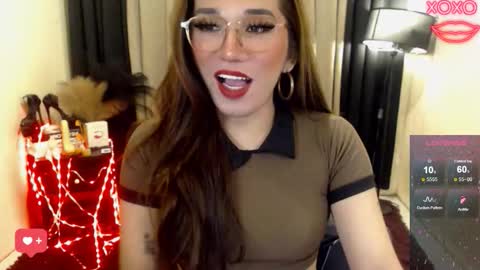 Snapshot of preciousrosedoll chatting on 11-03-25, 06:47 Rosedoll online show from 11-03-25, 06:47