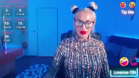 Victoria online show from 12-17-25, 07:31