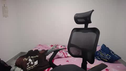 Plux online show from 10-11-25, 05:17