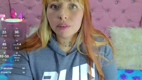 Pretti Violet online show from 10-21-25, 01:39