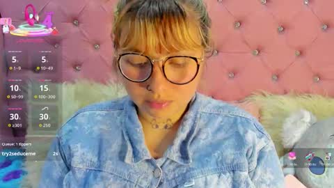 Snapshot of pretti__violet_ chatting on 11-12-25, 12:22 Pretti Violet online show from 11-12-25, 12:22
