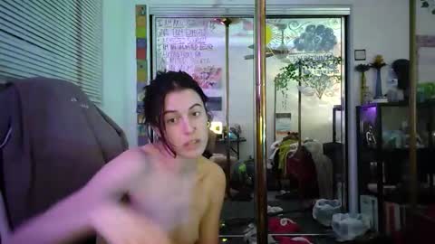 PrettiBritti online show from 02-09-26, 08:40