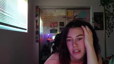 PrettiBritti online show from 05-14-26, 02:18