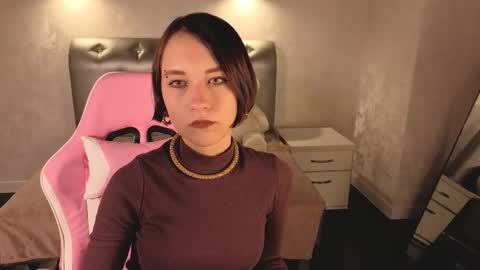 Alisa online show from 10-22-25, 01:28