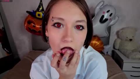 Alisa online show from 10-28-25, 01:31