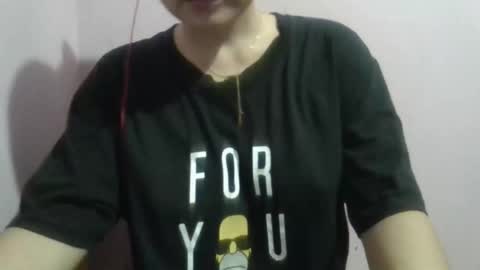 Snapshot of pretty_aimee chatting on 11-01-25, 12:40 pretty_aimee online show from 11-01-25, 12:40