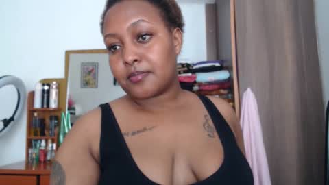 Snapshot of pretty_annah chatting on 10-31-25, 11:11 Annah online show from 10-31-25, 11:11