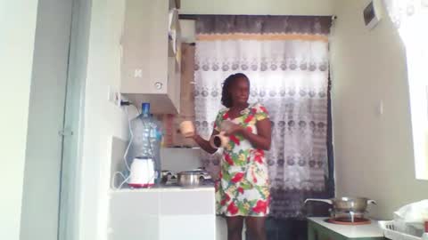 Snapshot of pretty_beib chatting on 09-18-25, 07:32 Karol online show from 09-18-25, 07:32