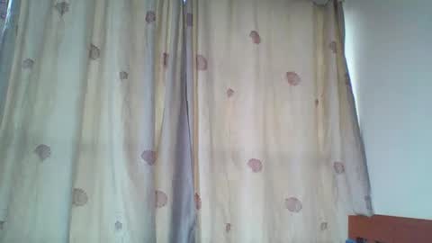 Snapshot of pretty_beib chatting on 09-22-25, 09:33 Karol online show from 09-22-25, 09:33