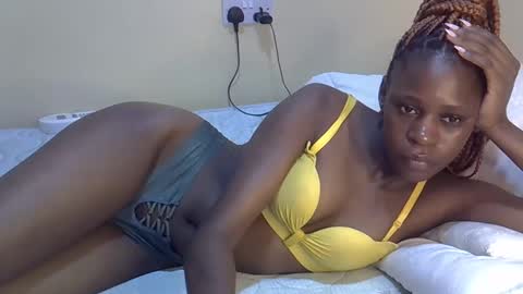 pretty_daniella online show from 02-12-25, 05:37