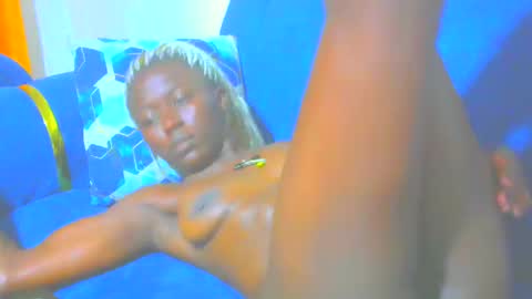 Snapshot of pretty_ebony_dolls chatting on 02-10-25, 12:41 riri online show from 02-10-25, 12:41