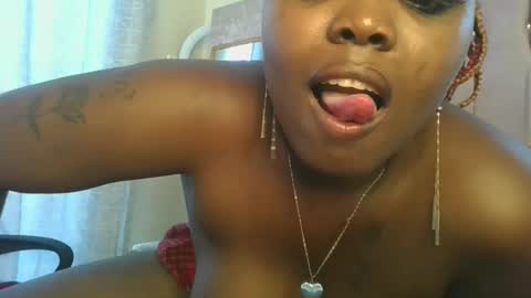 pretty_fel online show from 11-05-25, 08:36