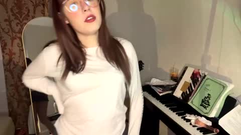 Sophie  online show from 01-14-25, 03:32