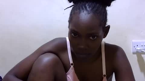 pretty_leila1 online show from 03-18-26, 11:57