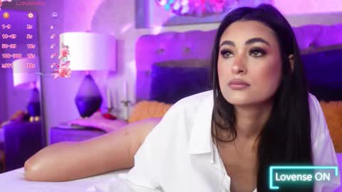 Lia online show from 09-30-25, 04:17