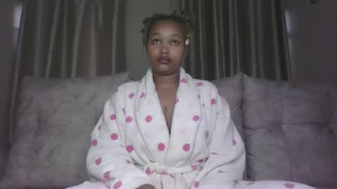 Snapshot of pretty_little_baibe chatting on 12-19-25, 08:10 Tracy online show from 12-19-25, 08:10