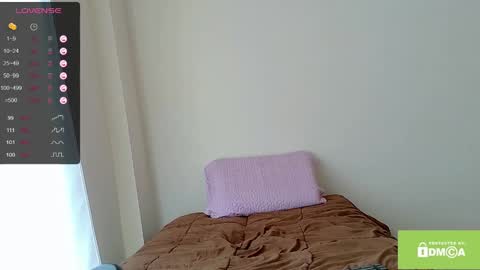 Snapshot of pretty_little_kitten chatting on 10-18-25, 01:45 kitty online show from 10-18-25, 01:45