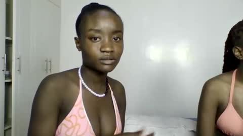 pretty luv1 online show from 12-16-25, 08:41