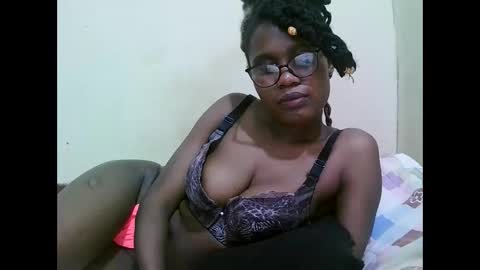 Snapshot of pretty_mellan chatting on 02-04-25, 08:28 pretty_mellan online show from 02-04-25, 08:28