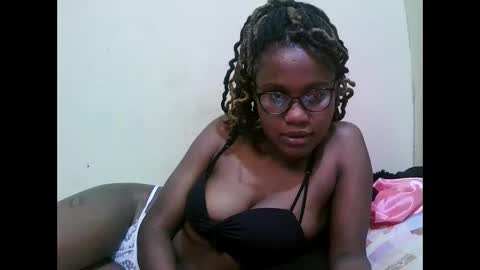 Snapshot of pretty_mellan chatting on 02-07-25, 11:12 pretty_mellan online show from 02-07-25, 11:12