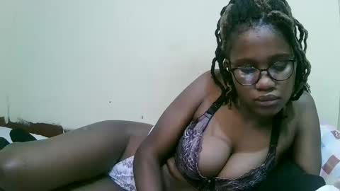 Snapshot of pretty_mellan chatting on 02-18-25, 08:49 pretty_mellan online show from 02-18-25, 08:49