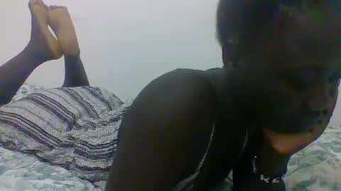 pretty_mellanin1 online show from 12-16-24, 03:32