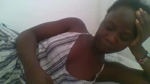pretty_mellanin1 online show from 12-17-24, 04:45