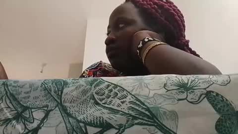 pretty_mellanin1 online show from 12-20-24, 12:16