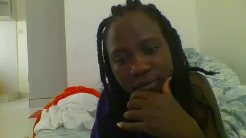 pretty_mellanin1 online show from 02-15-25, 11:39