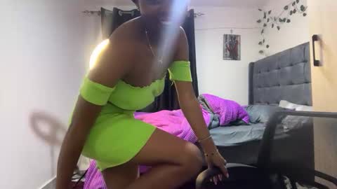 Pretty peaches online show from 02-19-26, 01:45