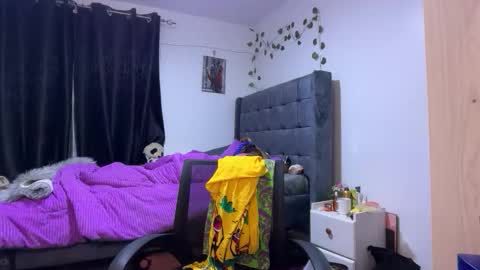 Pretty peaches online show from 03-28-26, 08:08