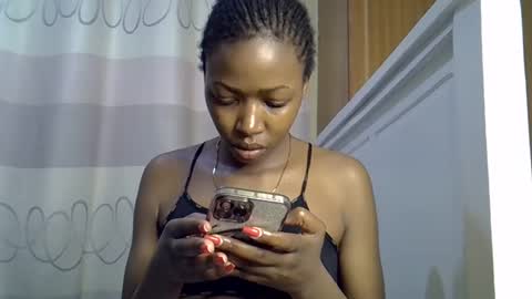 pretty_petite24 online show from 01-15-25, 12:36