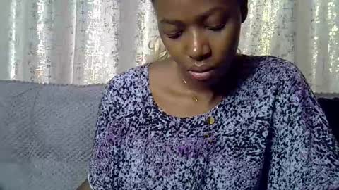 pretty_petite24 online show from 09-16-25, 10:27