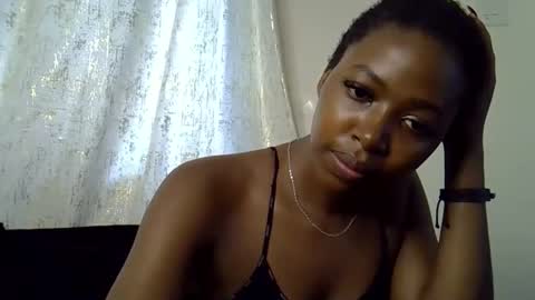 pretty_petite24 online show from 05-15-26, 09:49