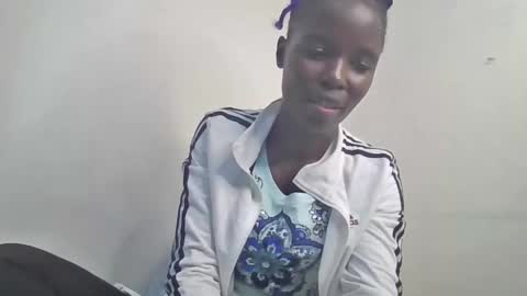 pretty_petite_ebony online show from 12-06-24, 03:00