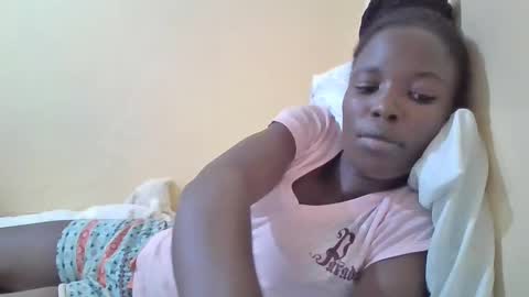 pretty_petite_ebony online show from 03-01-25, 07:51