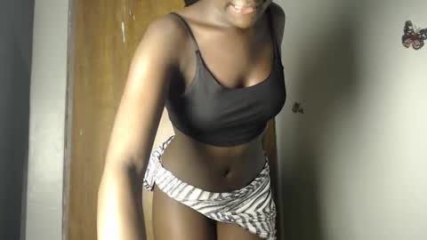 pretty_petitebody online show from 09-08-25, 10:42