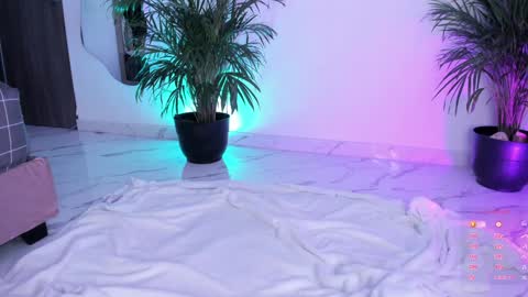 pretty_pettite online show from 12-14-24, 10:07